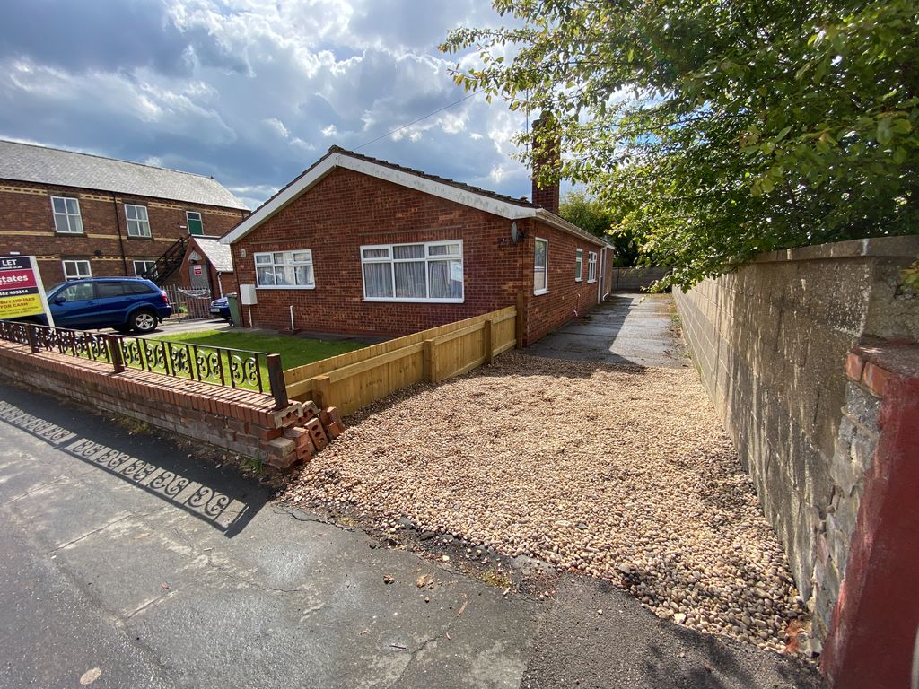 1 bed semidetached bungalow to rent in Station Road, Scunthorpe DN17