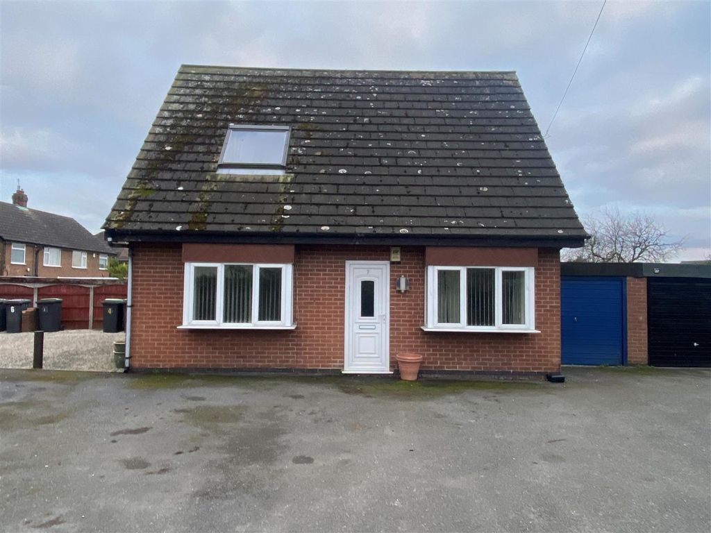 3 bed linkdetached house for sale in Toton Lane, Stapleford