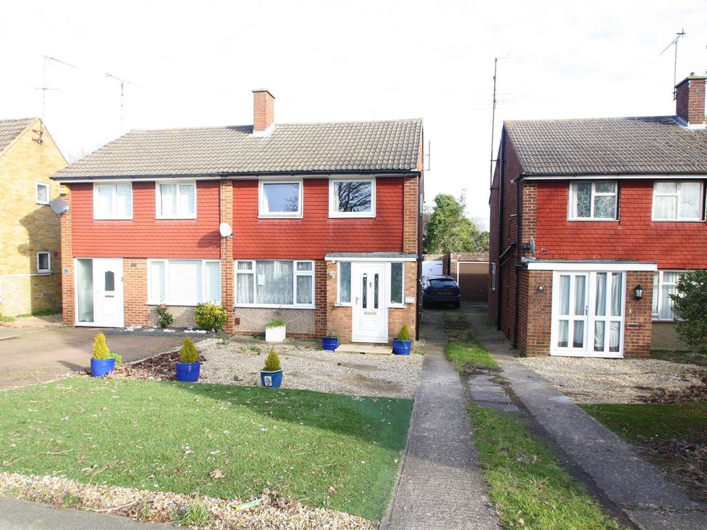 3 bed property for sale in Shenley Road, Bletchley, Milton Keynes MK3