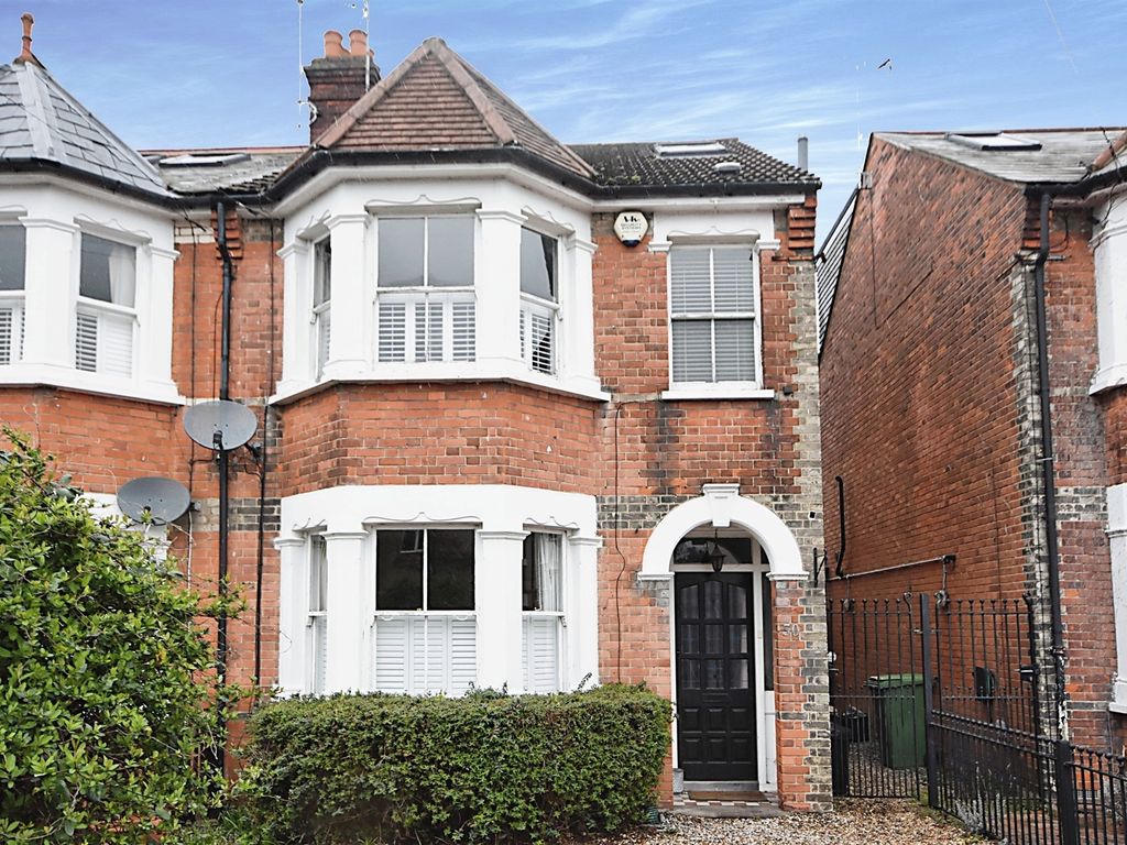 4 bed semidetached house for sale in Robin Hood Road, Brentwood CM15