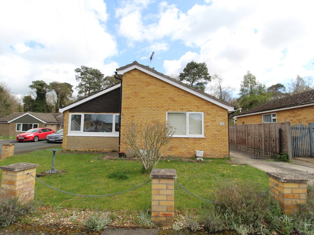 3 bed detached bungalow for sale in Birch Crescent, Lakenheath, Brandon