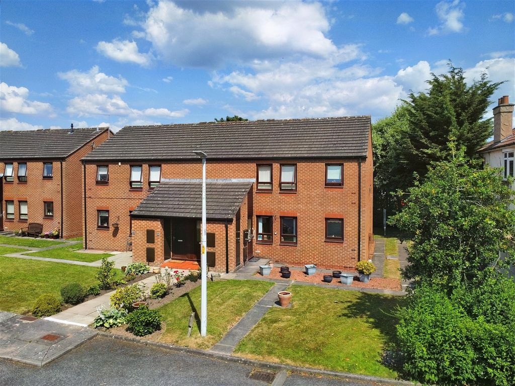 2 bed flat for sale in St. Peters Close, Carlisle CA3 Zoopla