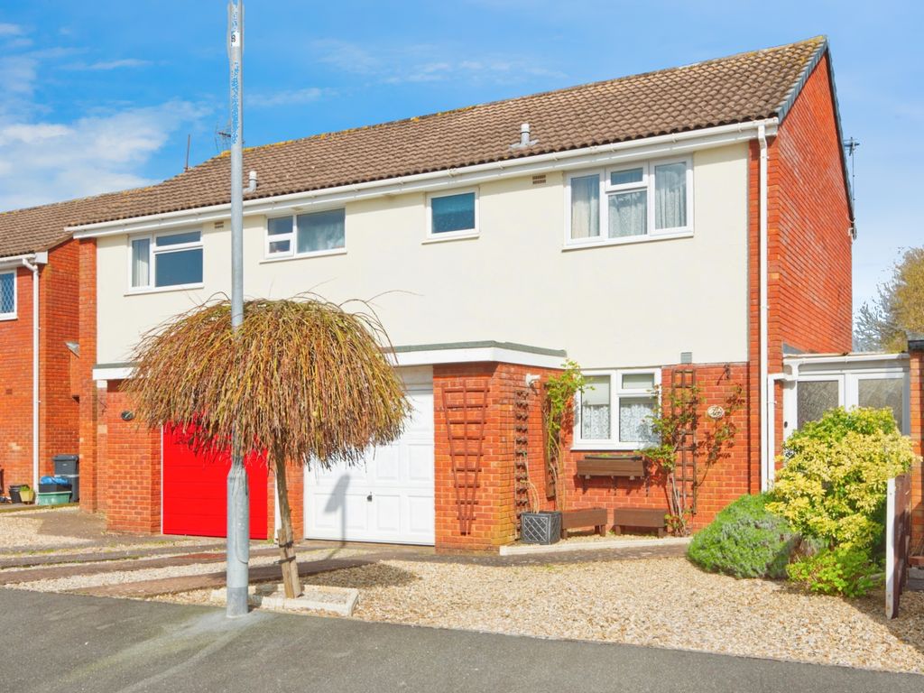 3 bed semidetached house for sale in Newbarn Park Road, Taunton