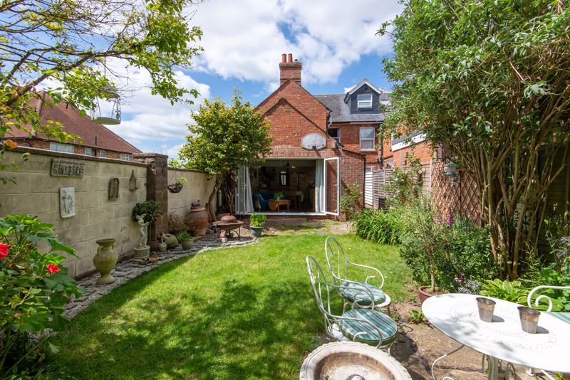 3 bed semidetached house for sale in Station Road, Henfield BN5 Zoopla