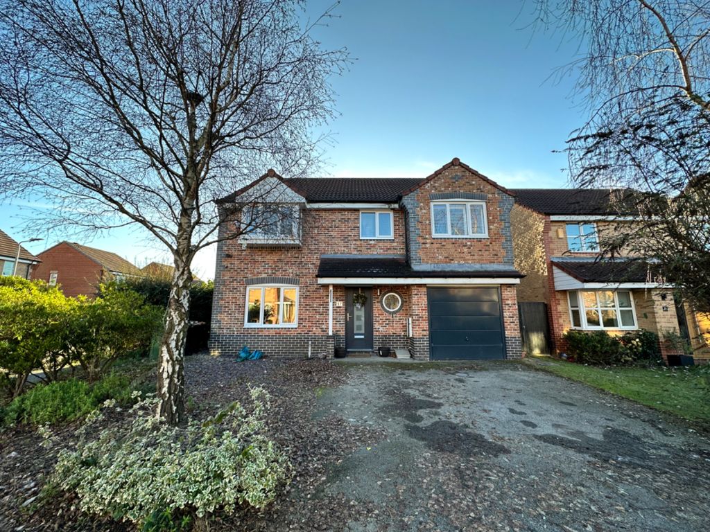 4 bed detached house for sale in Pymont Drive, Woodlesford, Leeds LS26