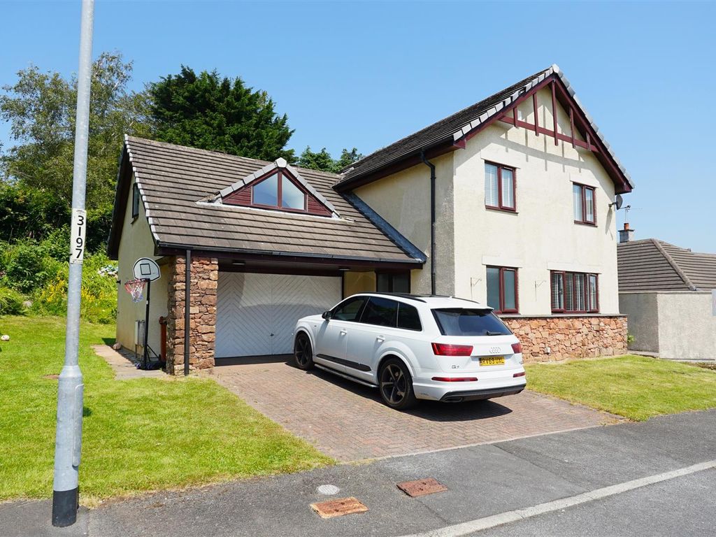 4 bed detached house for sale in Stoneleigh Close, BarrowInFurness