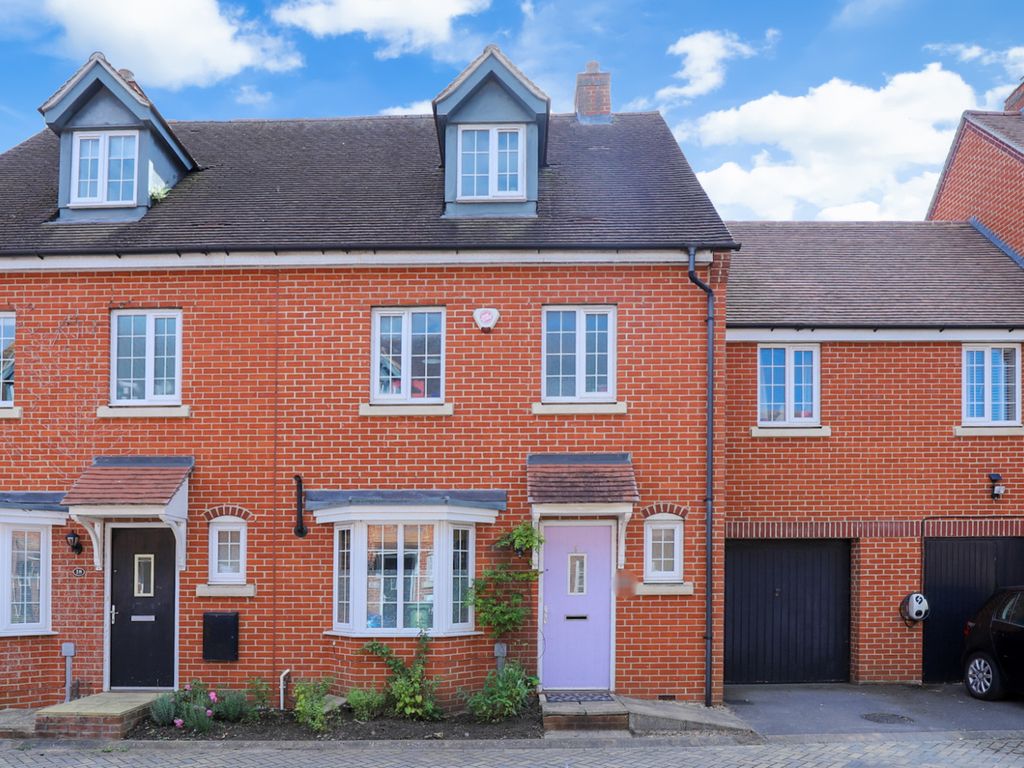 4 bed town house for sale in Medhurst Way, Littlemore, Oxford OX4, £