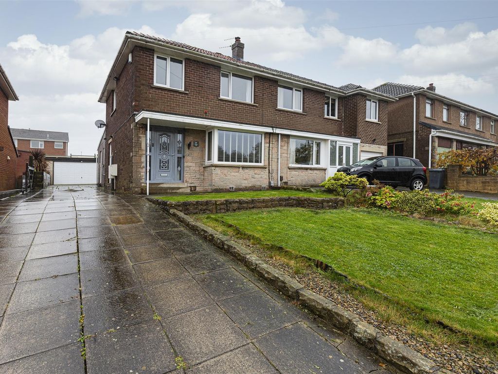 3 bed semidetached house for sale in Briarlyn Road, Birchencliffe, Huddersfield HD3, £290,000