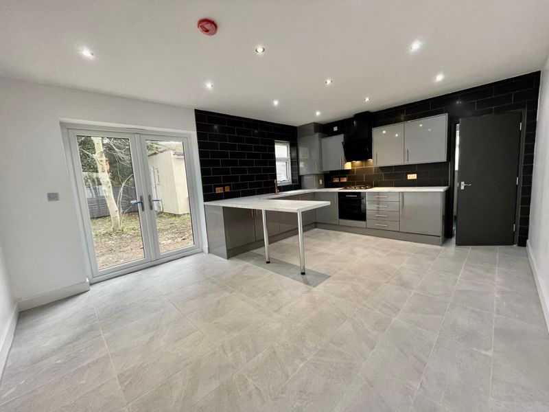 3 bed property to rent in Green Street, Bury, Greater Manchester BL8