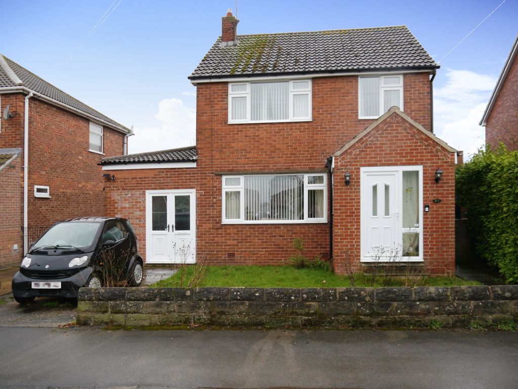 4 bed detached house for sale in Yew Tree Avenue, North Anston