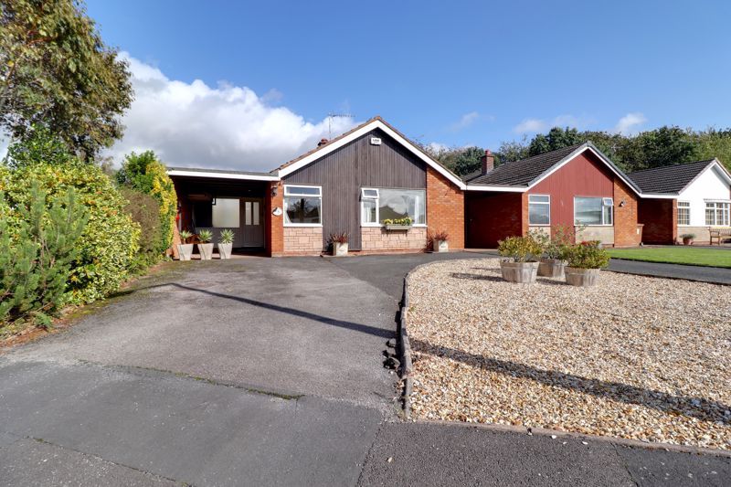2 bed bungalow for sale in Holly Drive, WaltonOnTheHill, Stafford