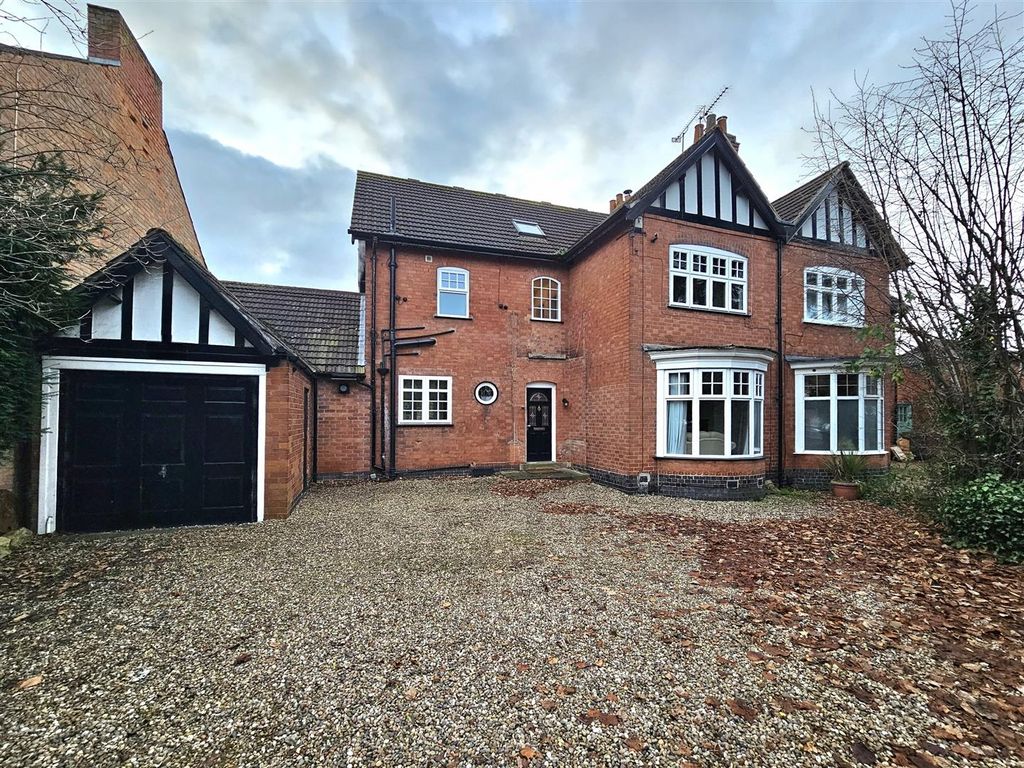 4 bed semidetached house to rent in Uppingham Road, Thurncourt