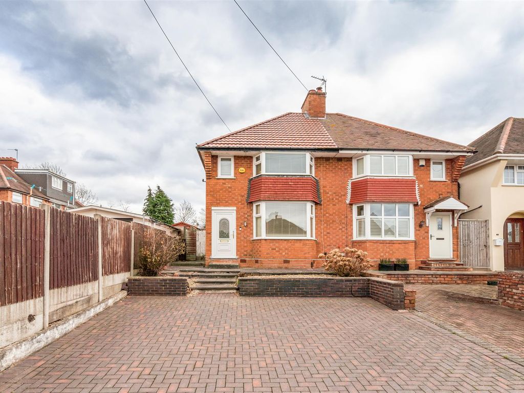 2 bed semidetached house to rent in Wentworth Road, Solihull B92, £