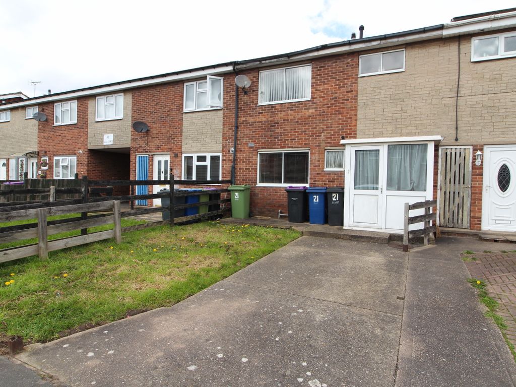 3 bed terraced house for sale in Limber Close, Gainsborough