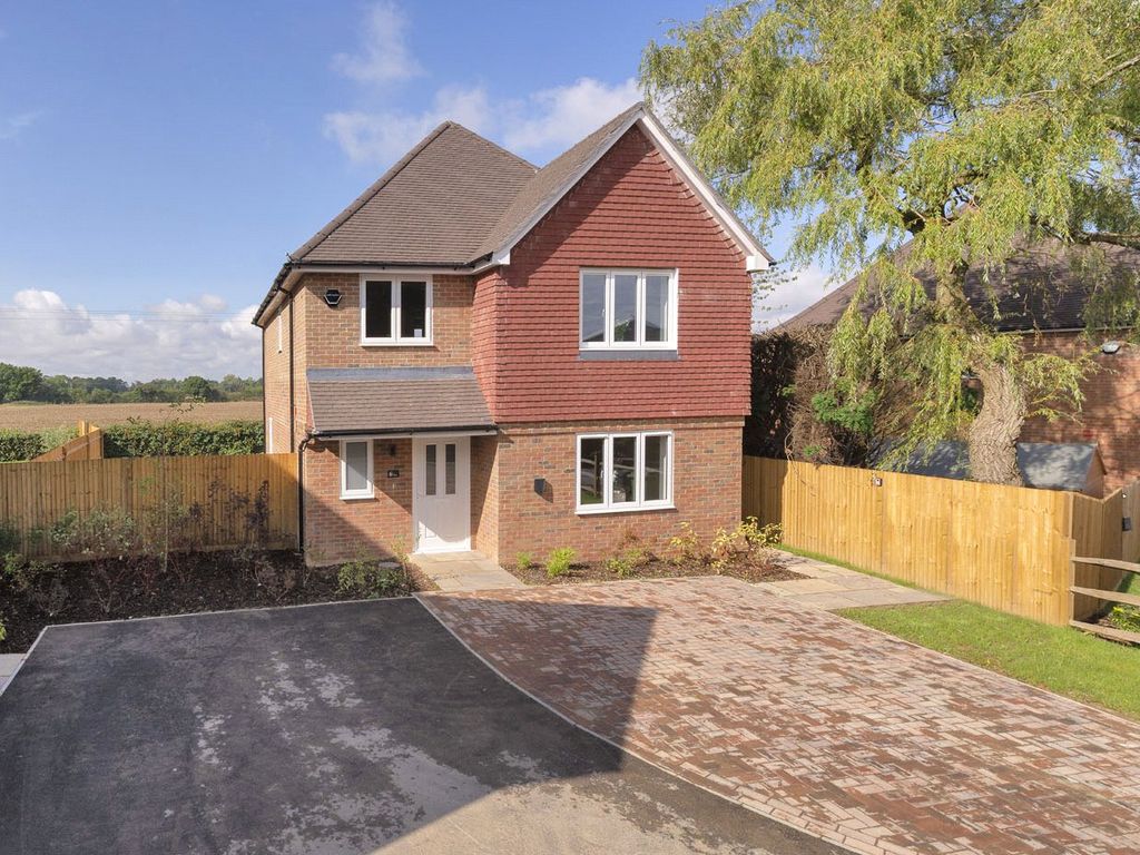 New home, 4 bed detached house for sale in Oast Gardens, Sutton Valence