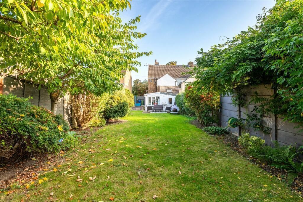 3 bed property for sale in 28, Wellwinch Road, Sittingbourne, Kent ME10