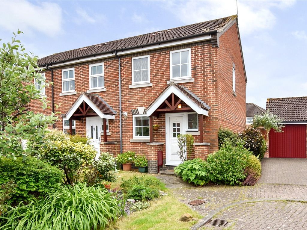 2 bed semidetached house for sale in Lea Grove, Didcot, Oxfordshire