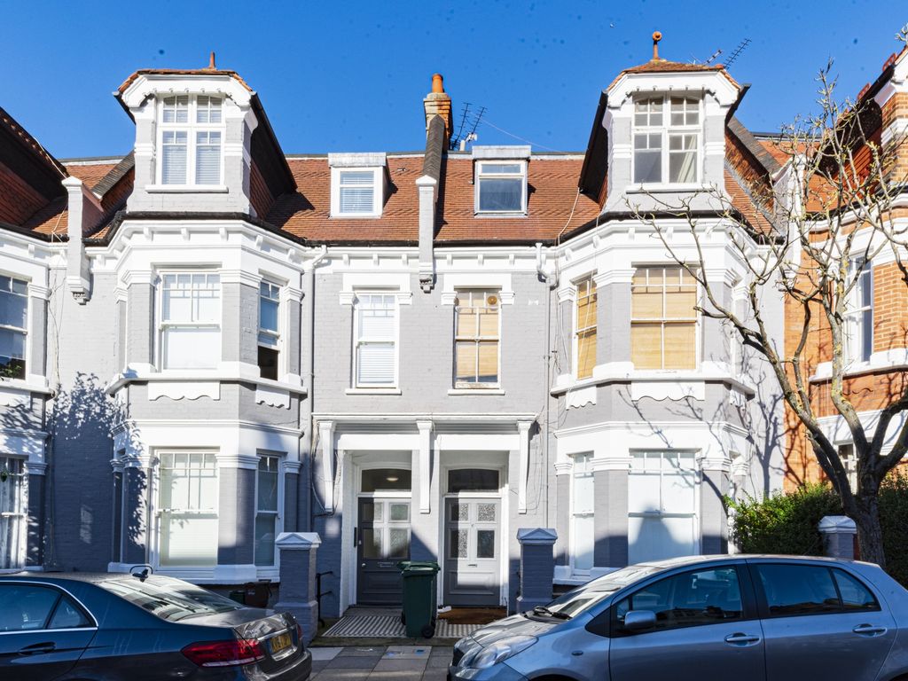 2 bed flat for sale in Inglewood Road, West Hampstead NW6, £500,000