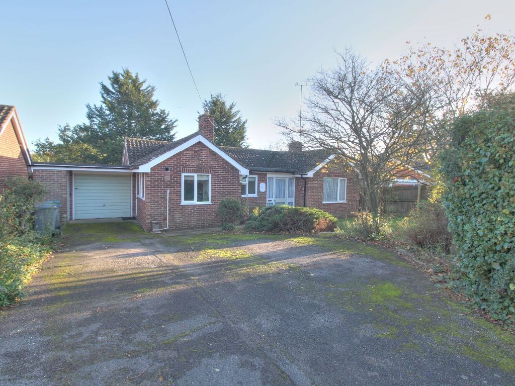 2 bed detached bungalow to rent in Through Duncans, Woodbridge IP12, £