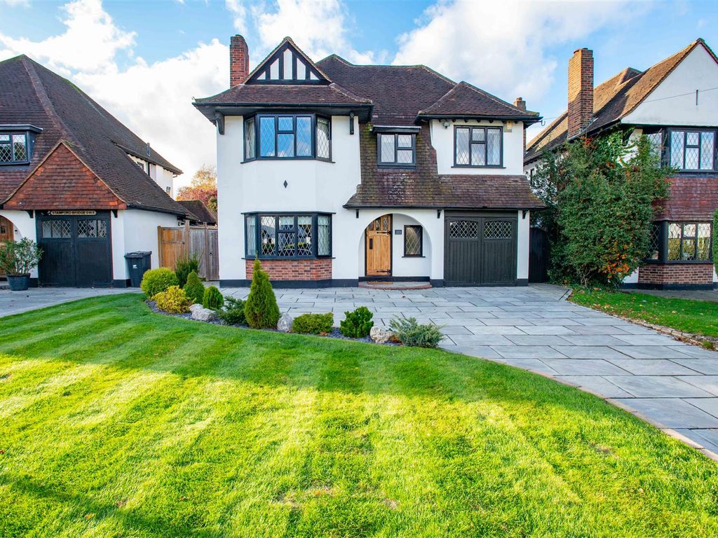 4 bed detached house for sale in Chislehurst Road, Petts Wood, Kent BR5