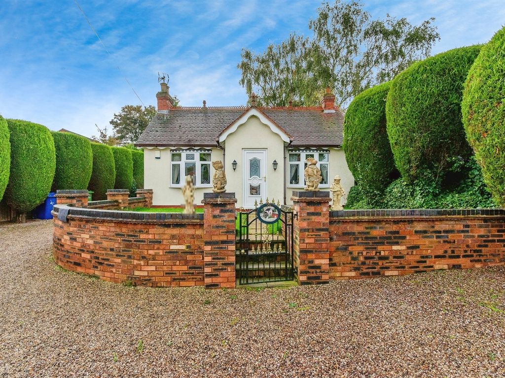 3 bed detached bungalow for sale in New Street, Bridgtown, Cannock WS11