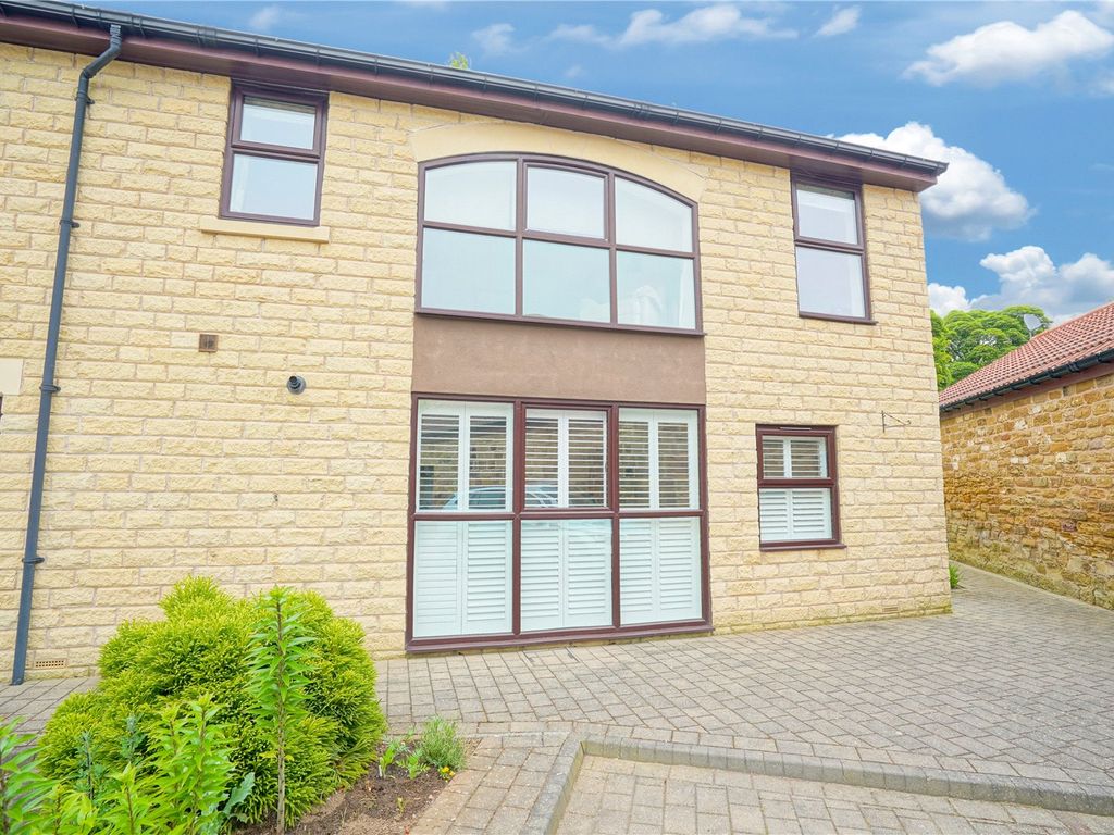 2 bed flat for sale in Grange Mews, Wickersley, Rotherham, South