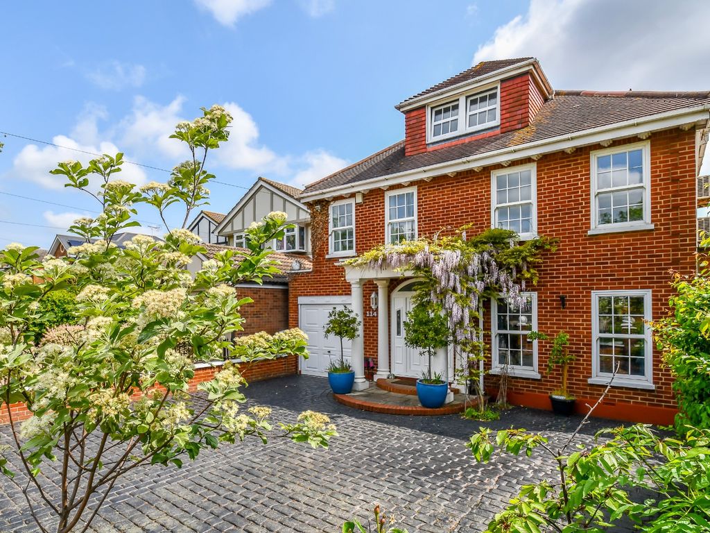 4 bed detached house for sale in Eastwood Road, LeighOnSea, Essex SS9