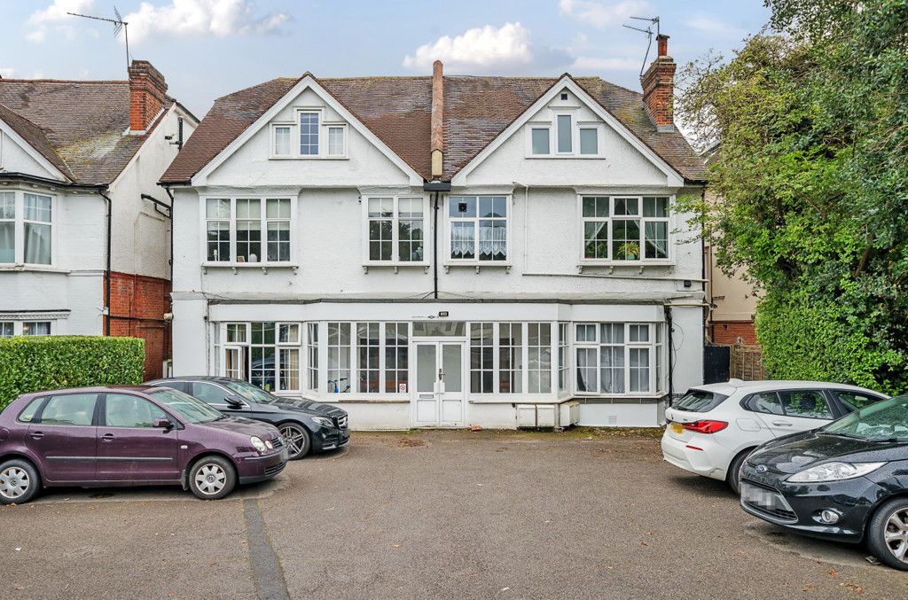 2 bed flat for sale in Brighton Road, Purley, Purley CR8, £275,000 Zoopla