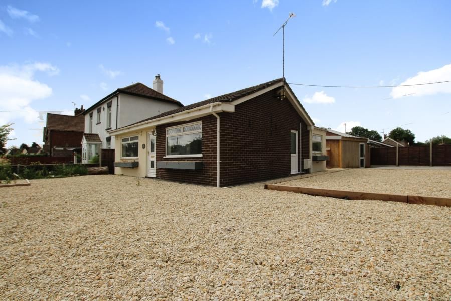 3 bed bungalow to rent in Meadow View, Redwick Road, Pilning, Bristol
