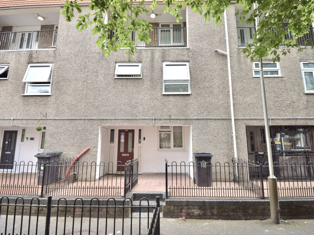 Pluto Close, Highfields LE2  