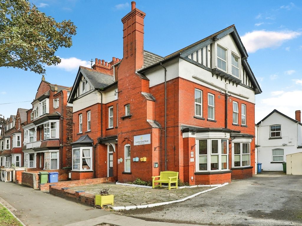 11 bed semidetached house for sale in Cardigan Road, Bridlington, East