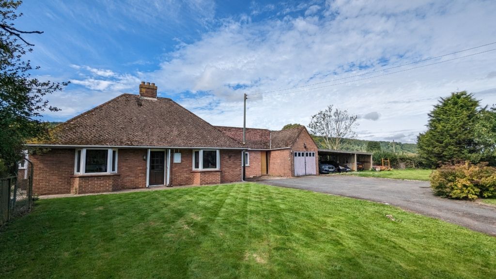 2 bed detached bungalow for sale in Bradley Court Road, Mitcheldean GL17, £415,000 Zoopla