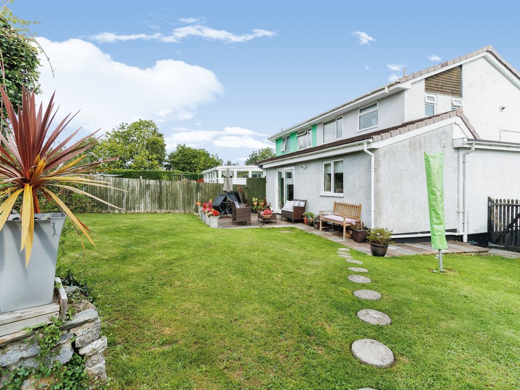 4 bed semidetached house for sale in Oaklands Park, Buckfastleigh