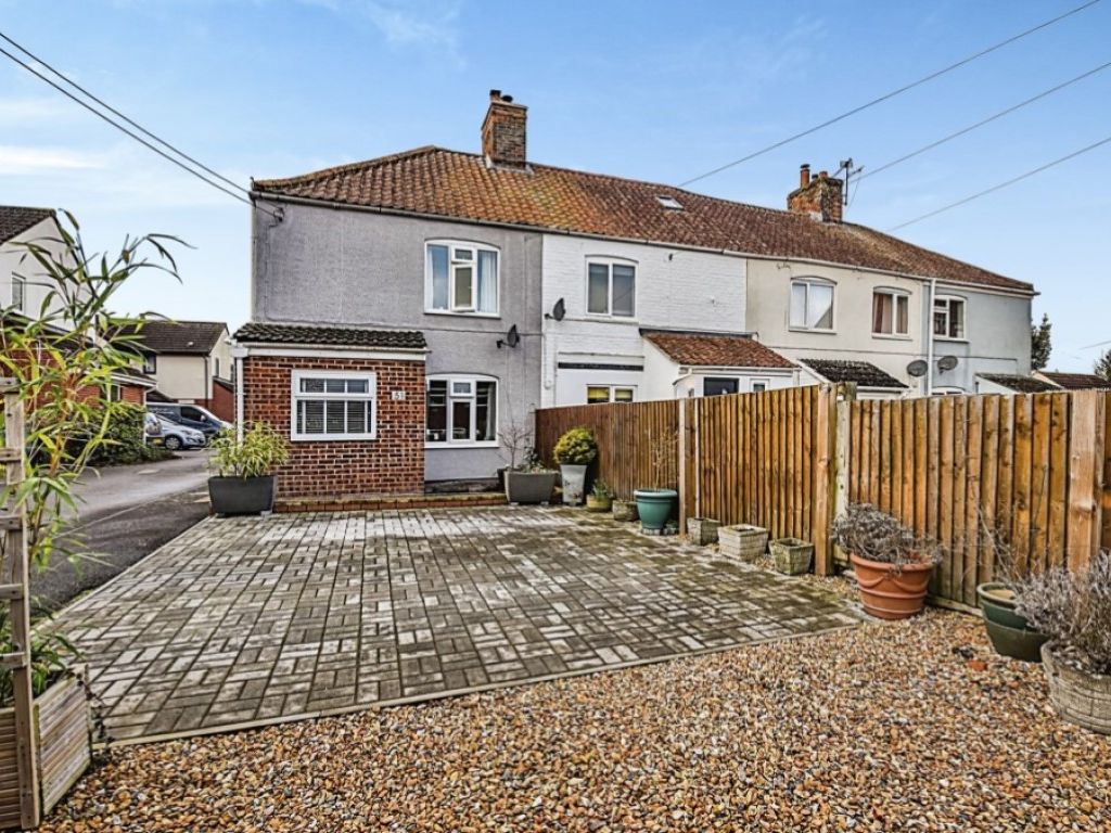 2 bed cottage for sale in Drynham Road, Trowbridge BA14 Zoopla