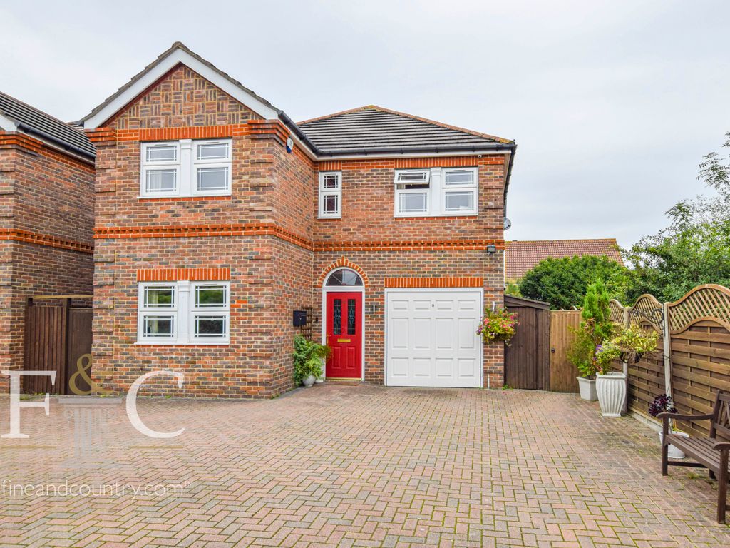 4 bed detached house for sale in Hammondstreet Road, Cheshunt