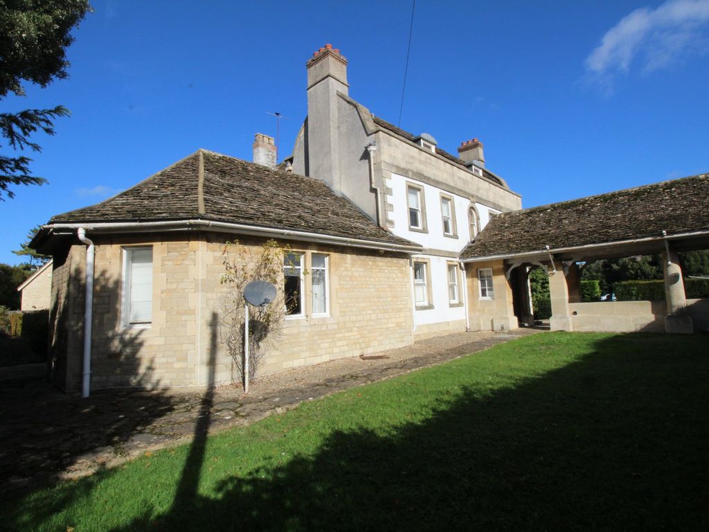 3 bed semidetached house to rent in Rowden House, Rowden Hill