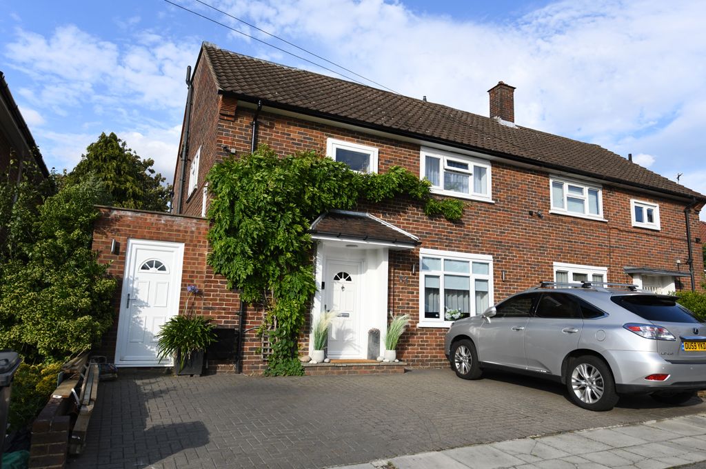 5 bed semidetached house for sale in Bromley Hill, Bromley, London