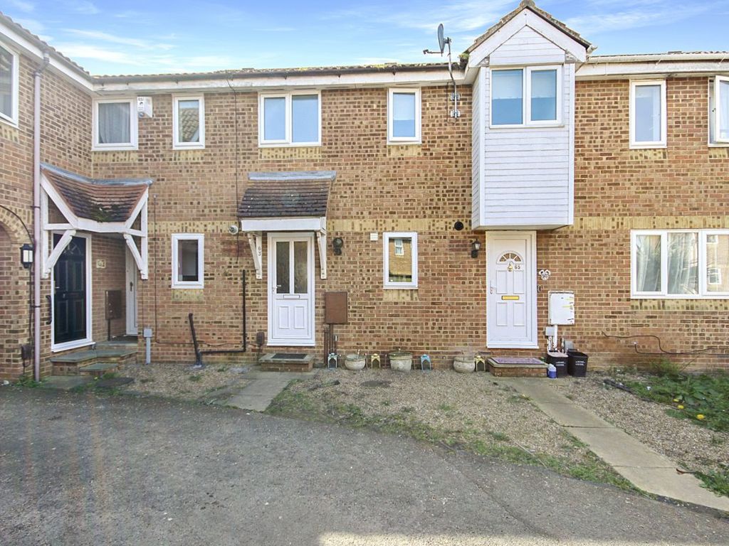 2 bed property to rent in Walsby Drive, Kemsley, Sittingbourne ME10