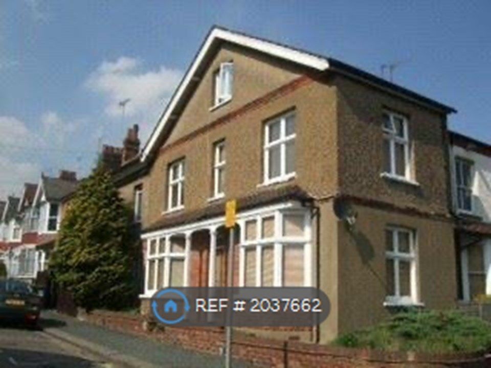4 bed semidetached house to rent in Granville Road, Watford WD18, £