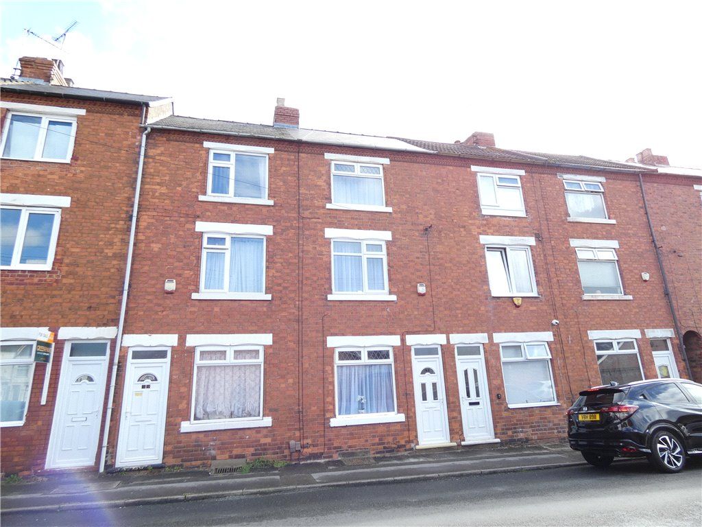 3 bed terraced house for sale in Silk Street, SuttonInAshfield