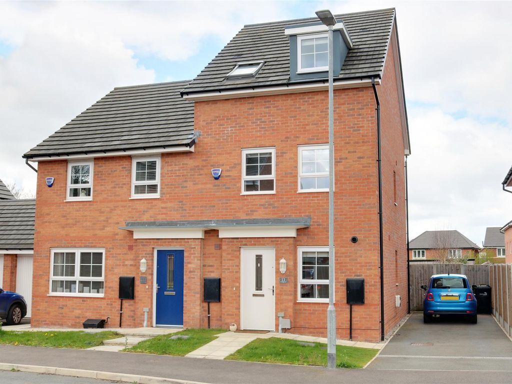 3 bed semidetached house for sale in Collerick Close, Alsager, Stoke