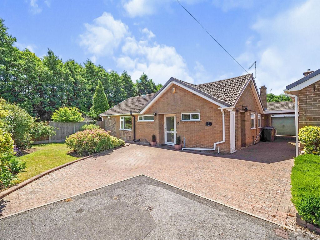 4 bed detached bungalow for sale in Lawrence Avenue, Chaddesden, Derby