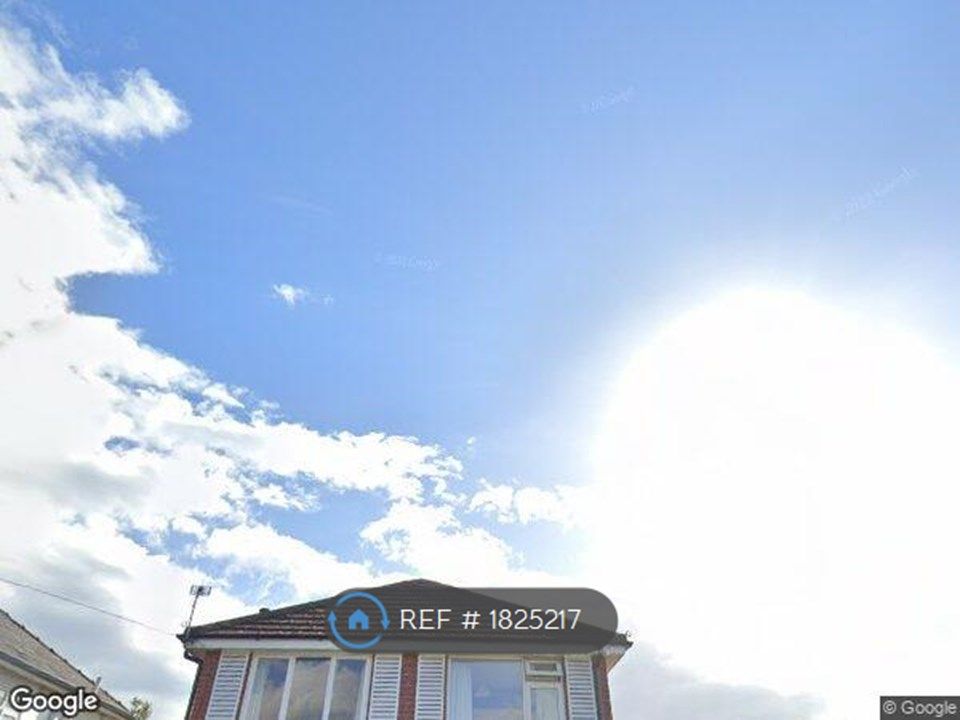 4 bed detached house to rent in Hazelmere Road, Fulwood, Preston PR2, £