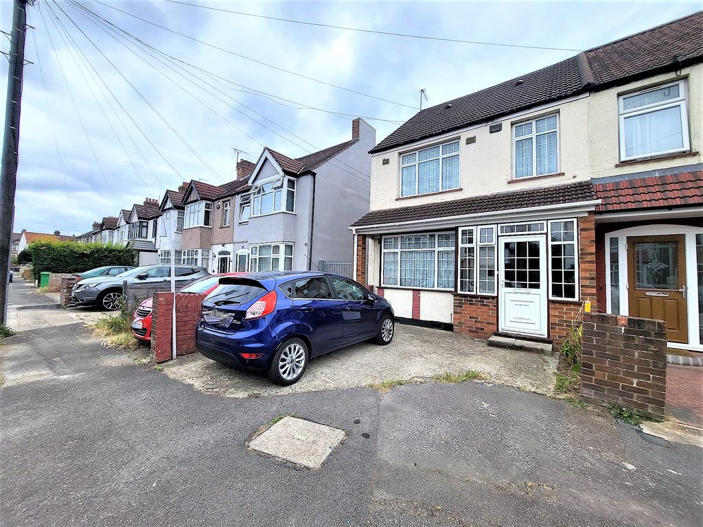 3 bed end terrace house for sale in Clement Gardens, Hayes UB3 Zoopla