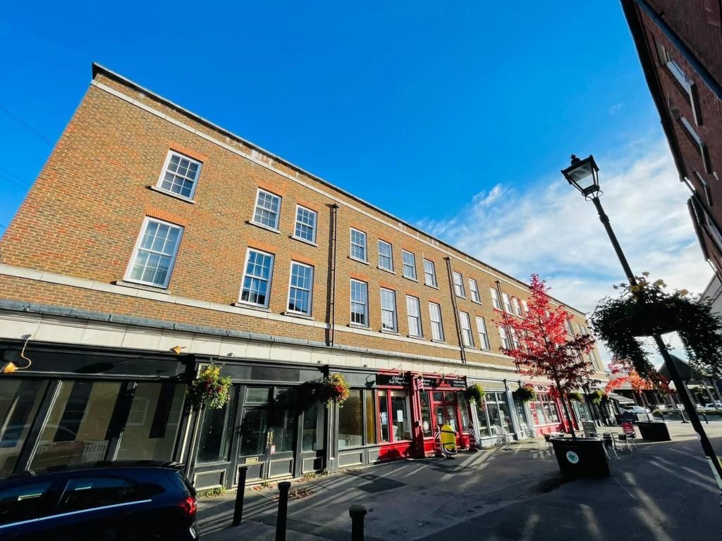 2 bed flat for sale in 104 Wedgewood Street, Fairford Leys, Aylesbury