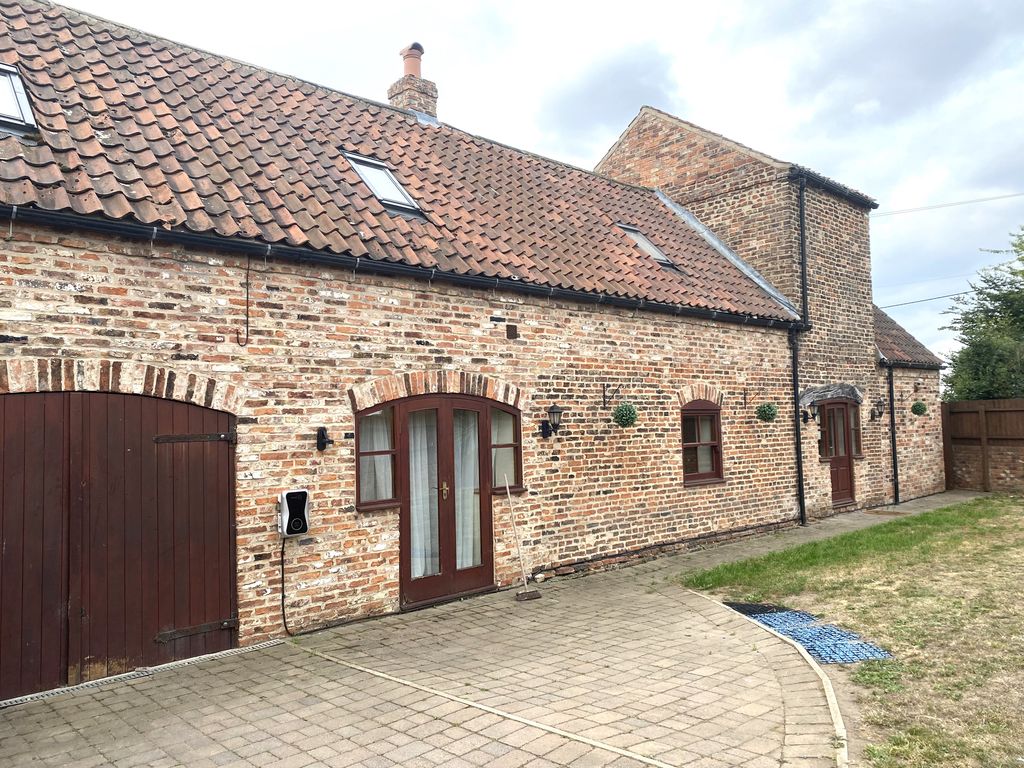 4 bed barn conversion to rent in Bawtry Road, Hatfield Woodhouse DN7
