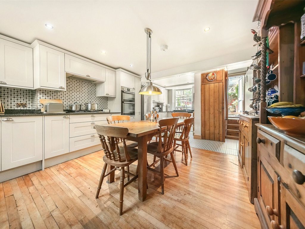 Parfett Street, London E1  