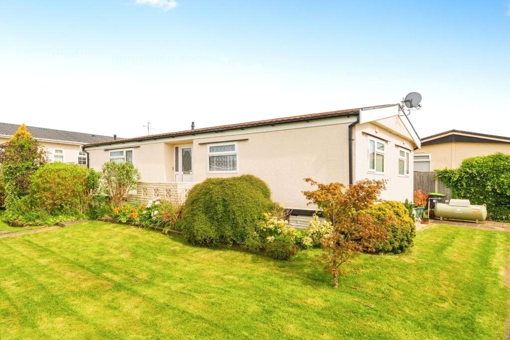 2 bed property for sale in Peppercorn Park, The Baulk, Clapham, Bedford