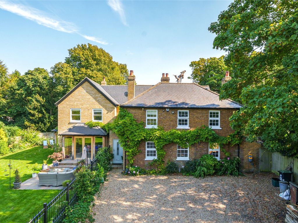5 bed detached house for sale in Commonside, Keston BR2, £2,000,000