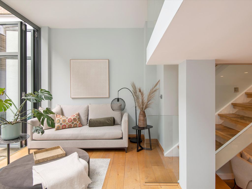 4 bed terraced house for sale in Markham Street, Chelsea, London SW3